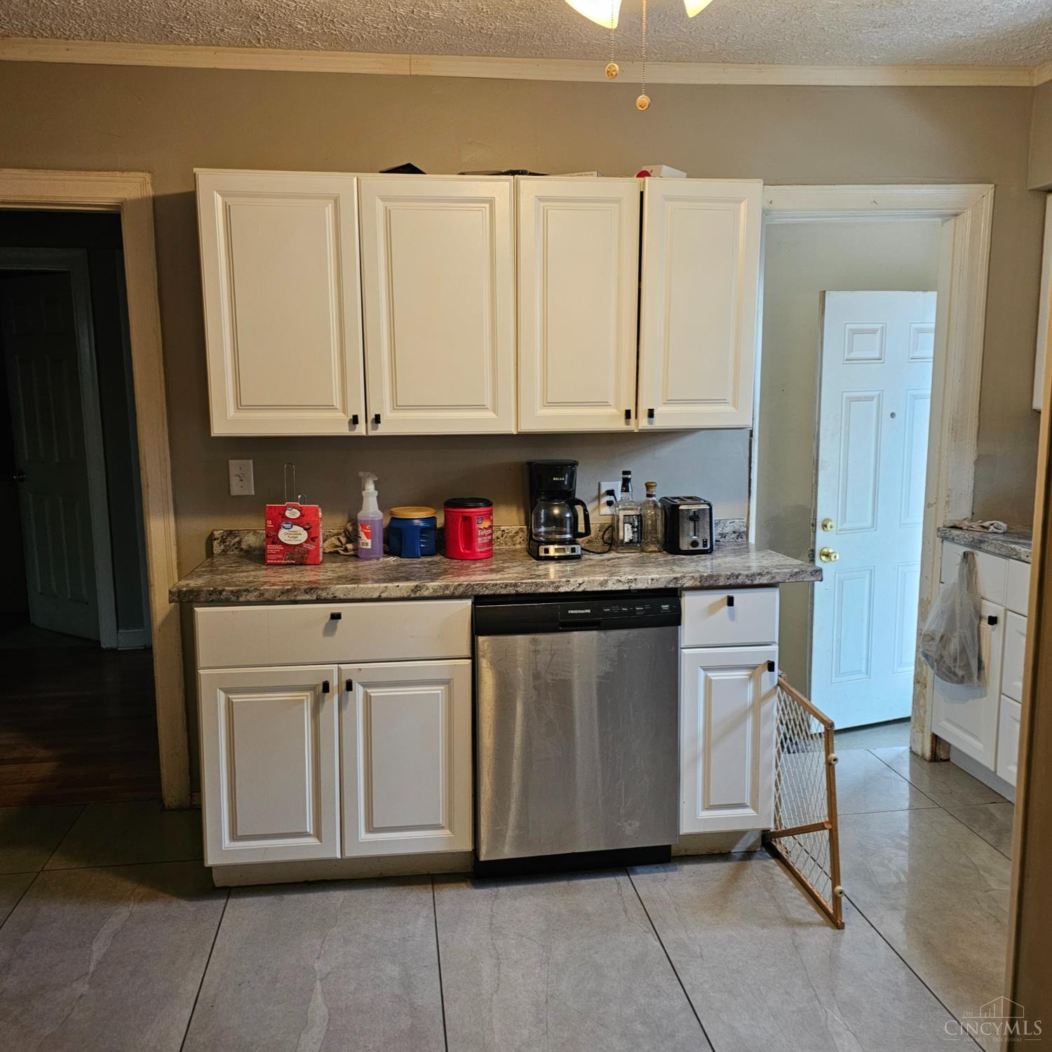 1162 Groesbeck Road Property Photo 5
