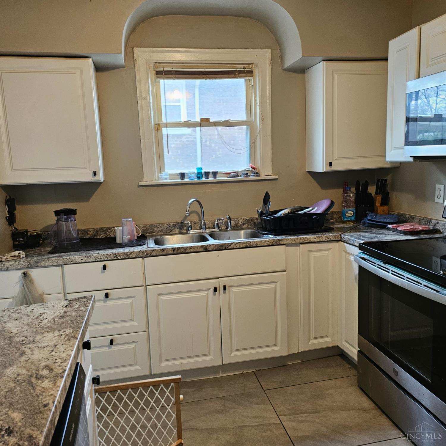 1162 Groesbeck Road Property Photo 7
