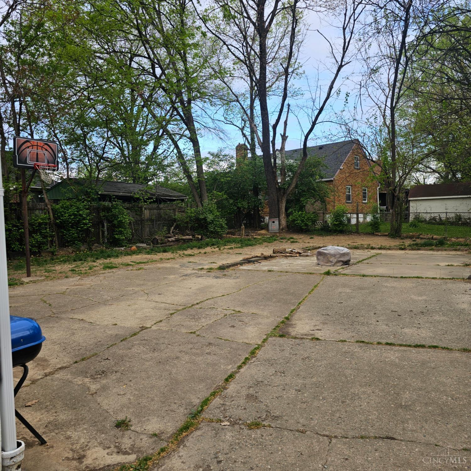 1162 Groesbeck Road Property Photo 8