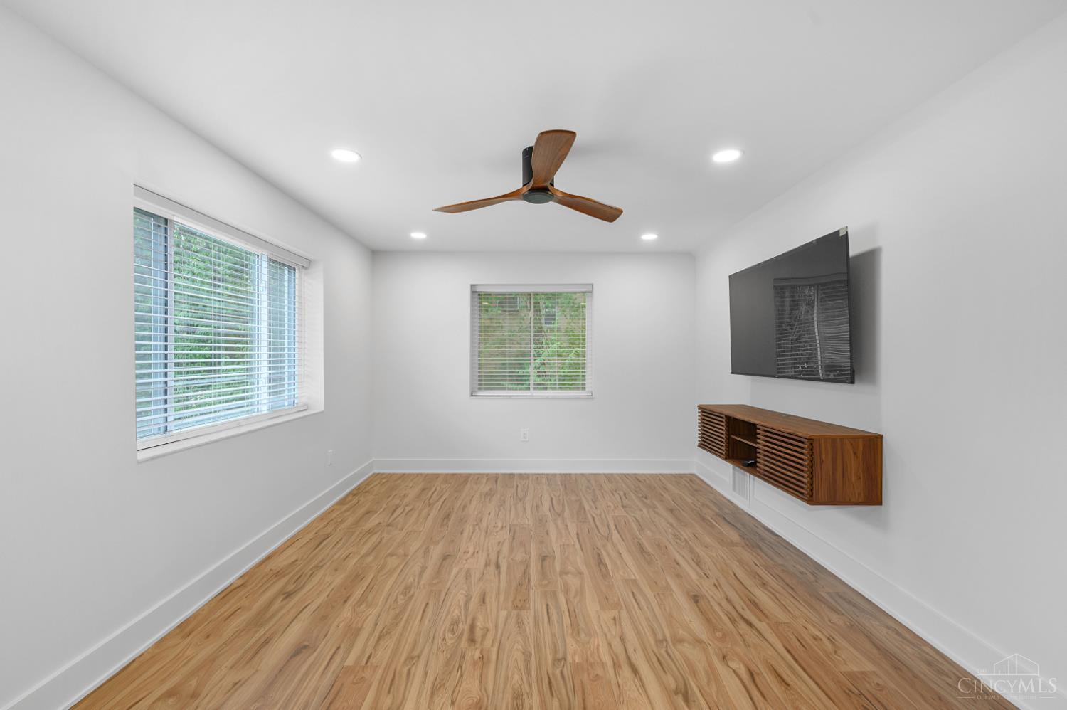 3622 Brotherton Road Property Photo 2
