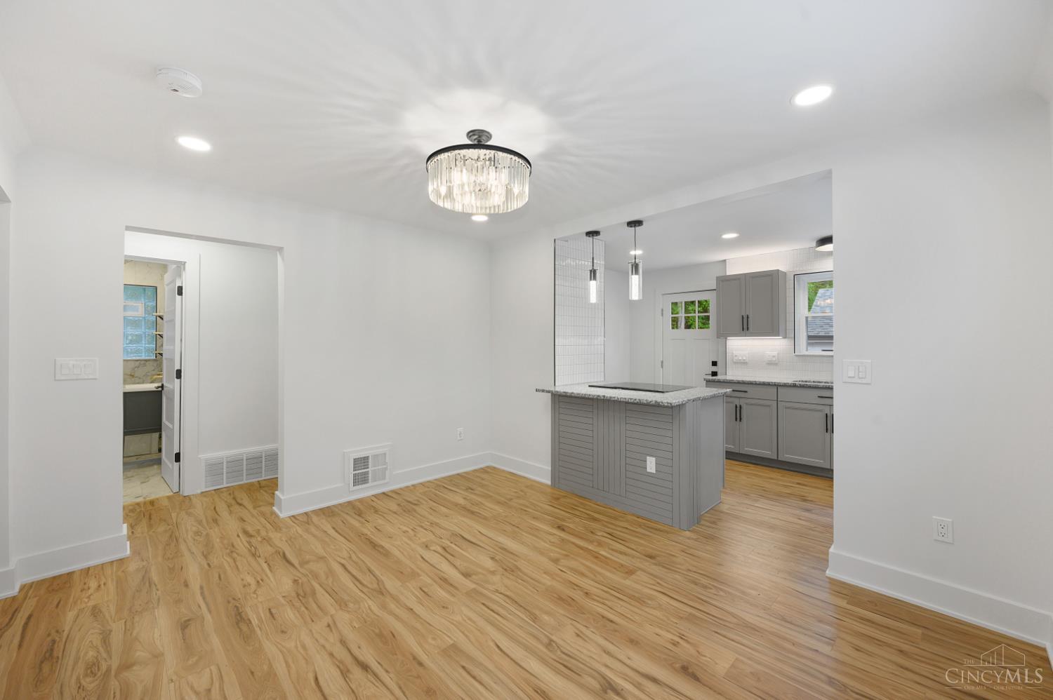 3622 Brotherton Road Property Photo 3