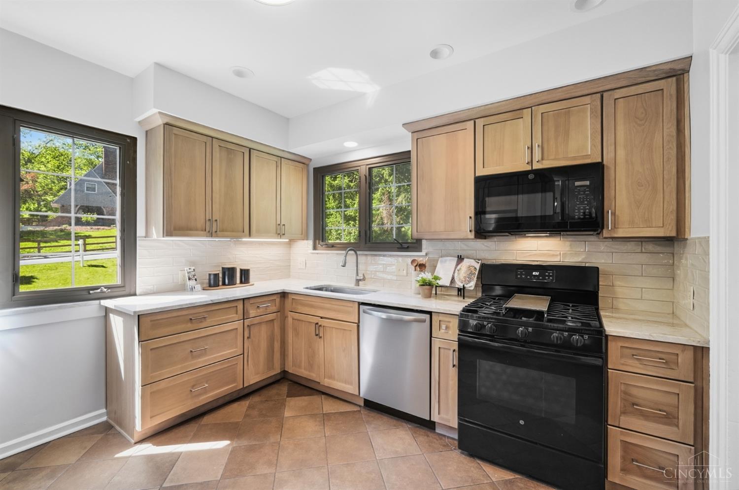 3931 Leyman Drive Property Photo 10