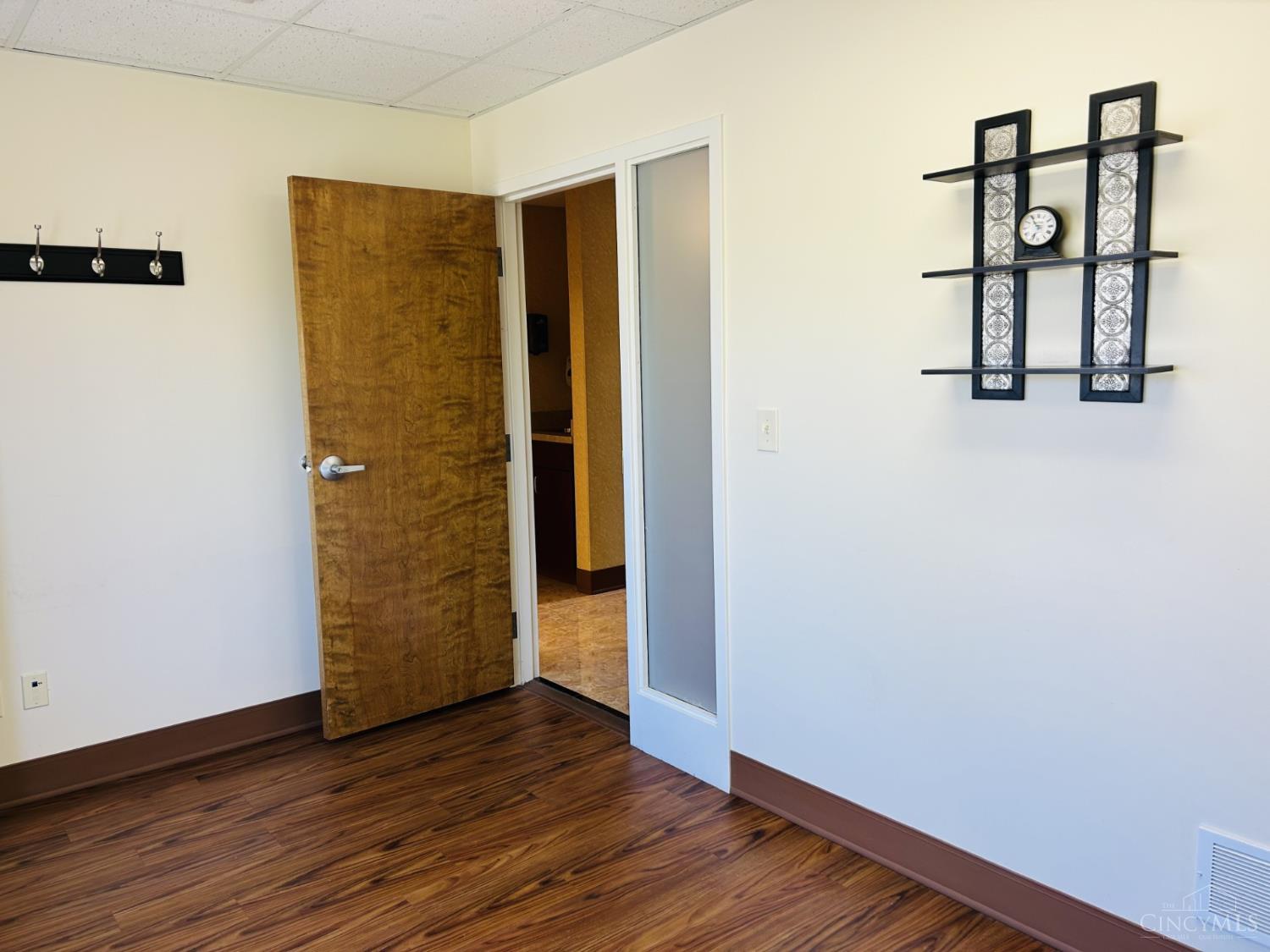 3006 Glenmore Avenue Property Photo 6