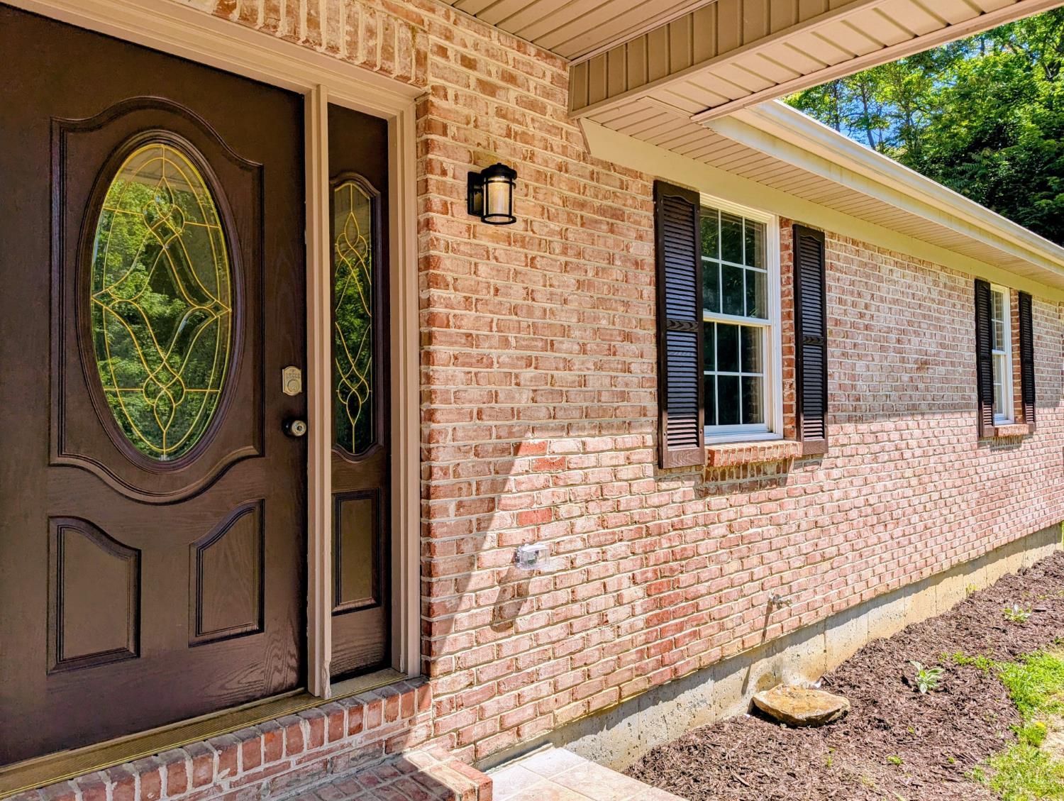 305 Eagle Knoll Drive Property Photo 5
