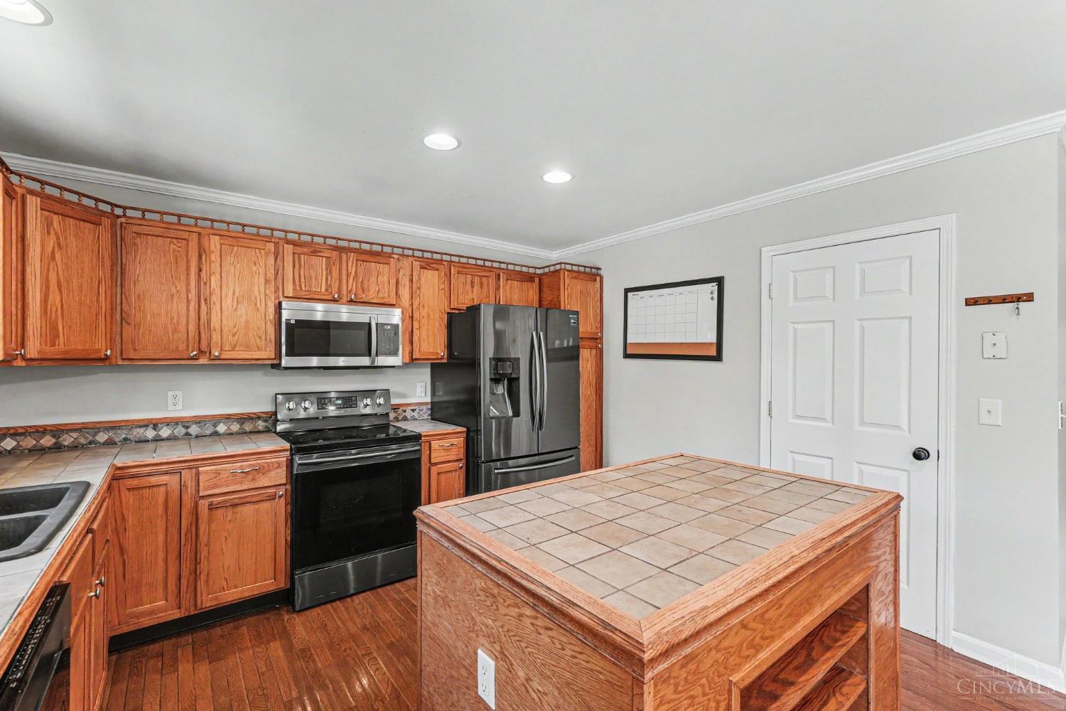 305 Eagle Knoll Drive Property Photo 8