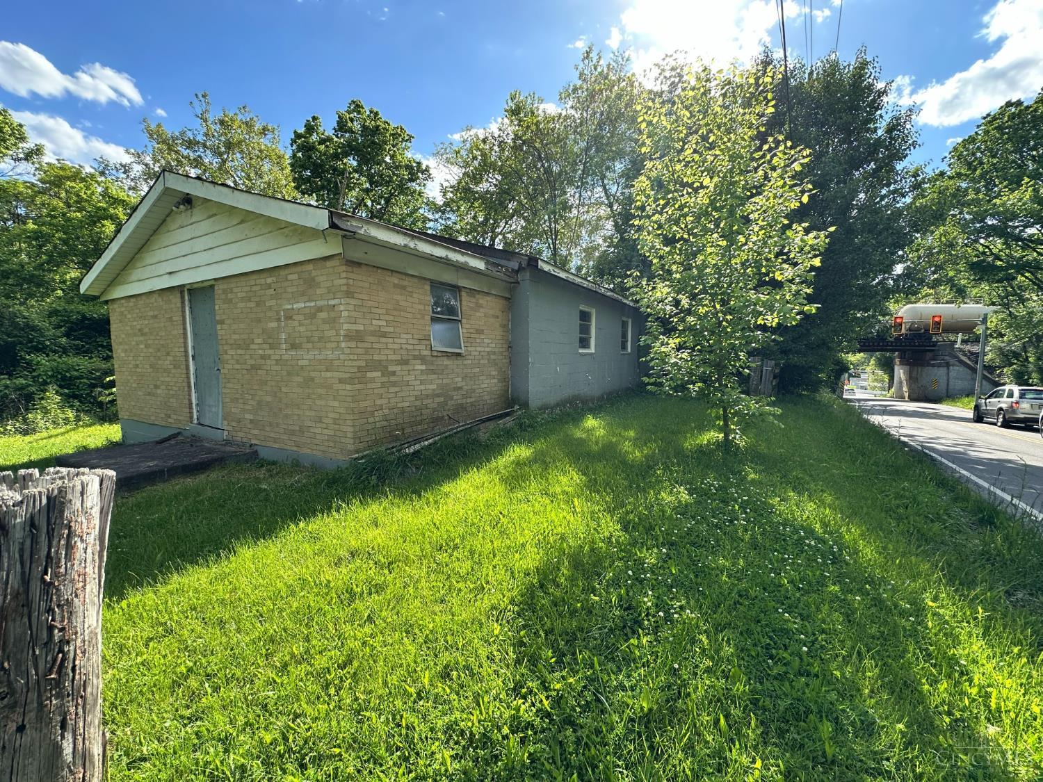 6715 Hamilton Mason Road Property Photo 1