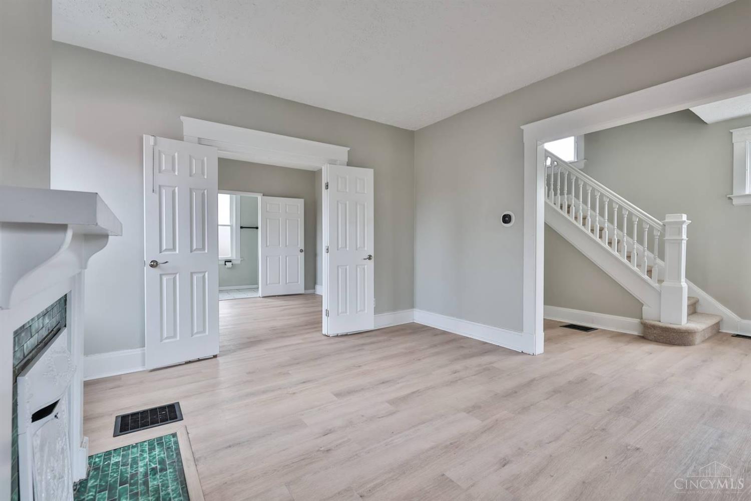 5807 Prentice Street Property Photo 11