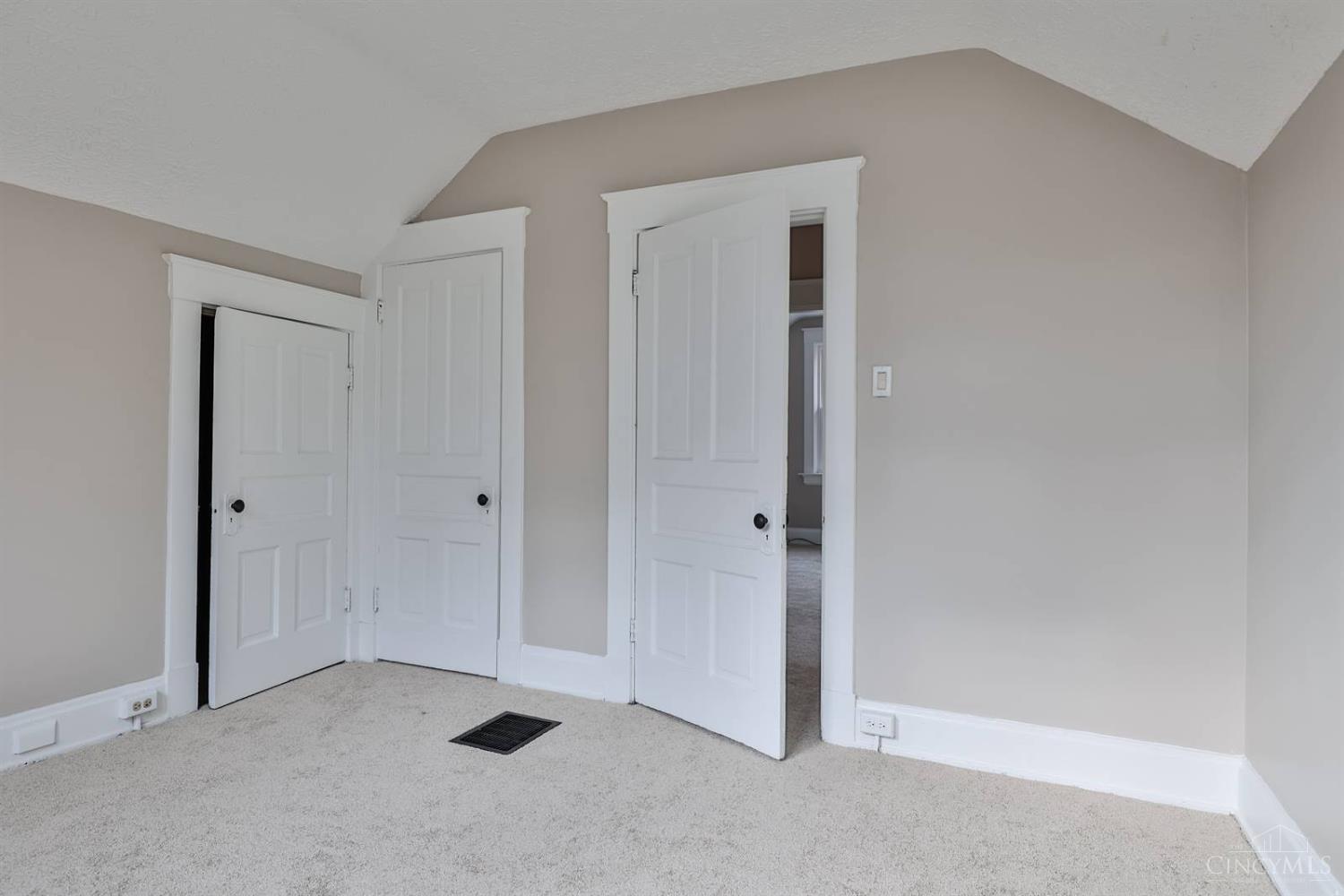 5807 Prentice Street Property Photo 25
