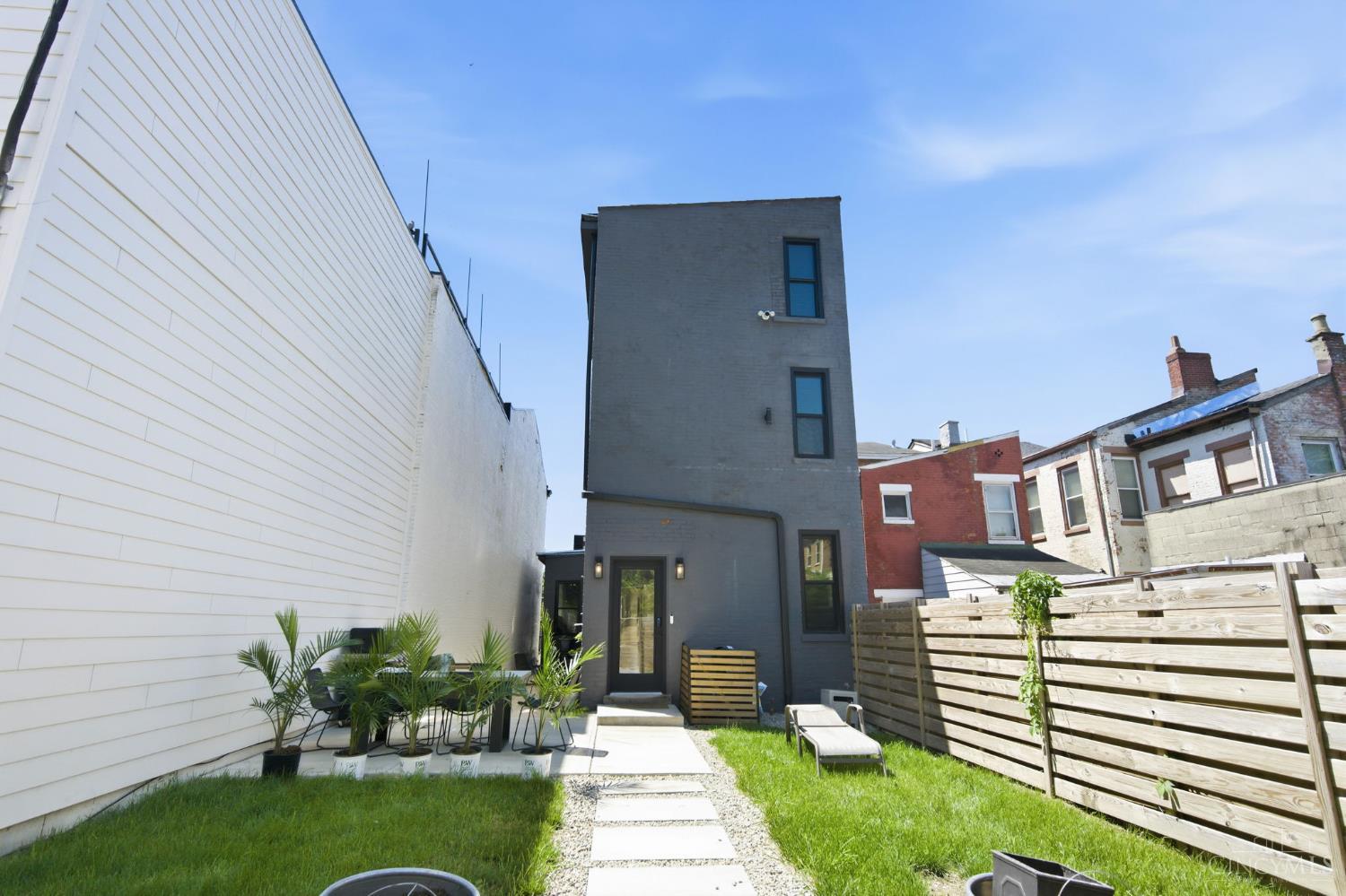 918 York Street Property Photo 73