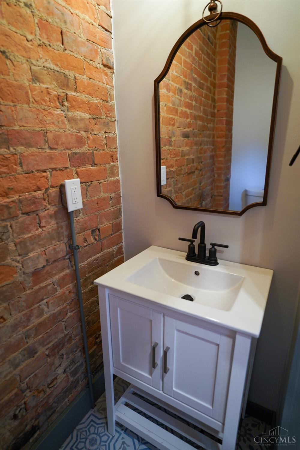472 Dayton Street Property Photo 4