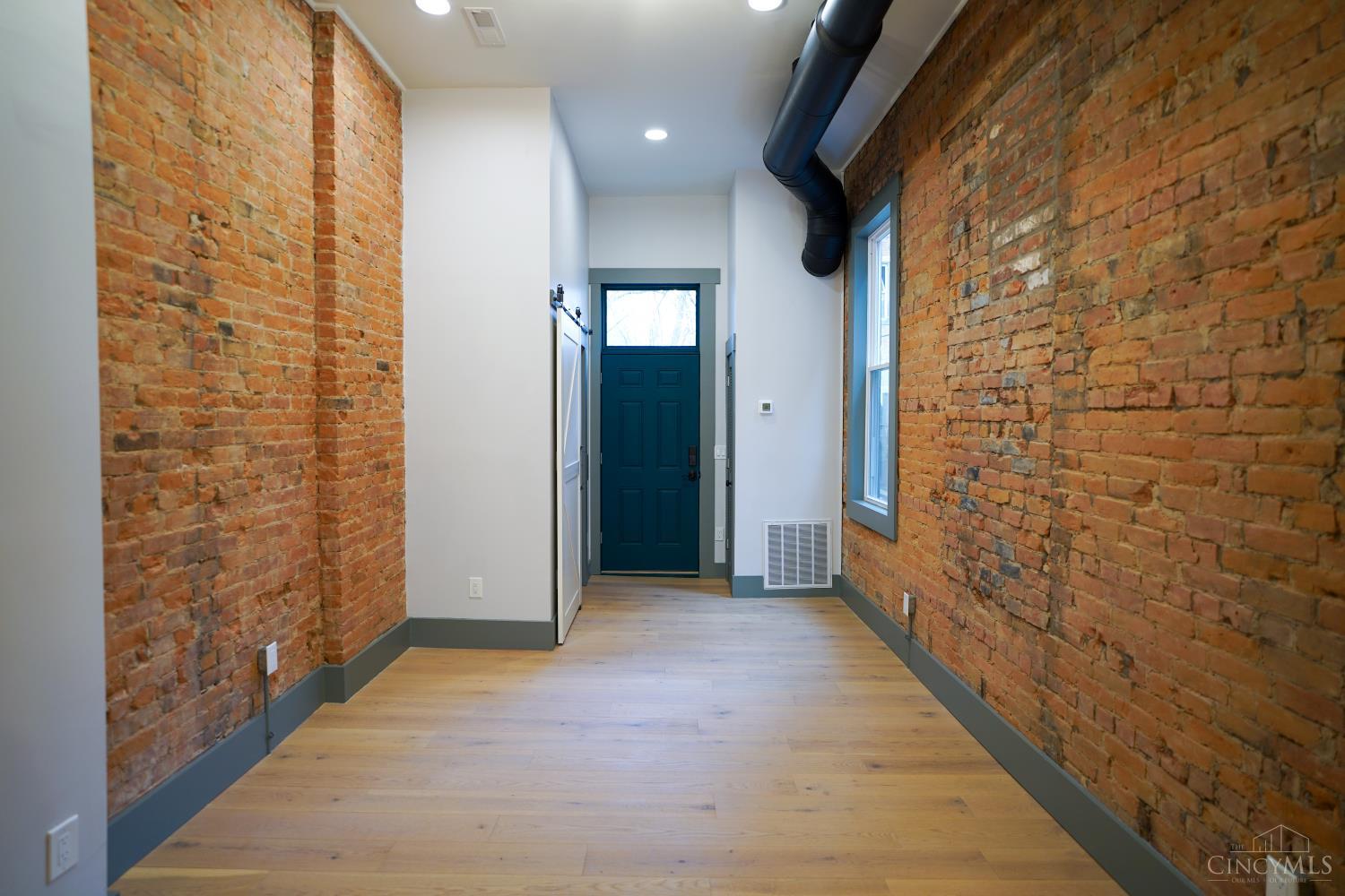 472 Dayton Street Property Photo 8
