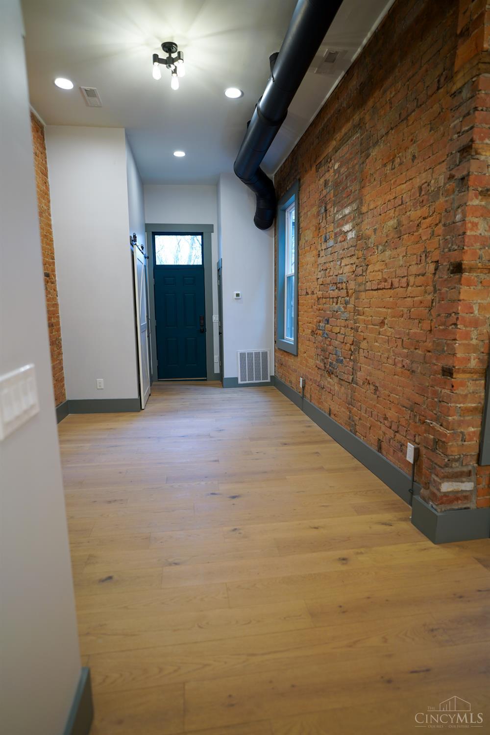 472 Dayton Street Property Photo 9