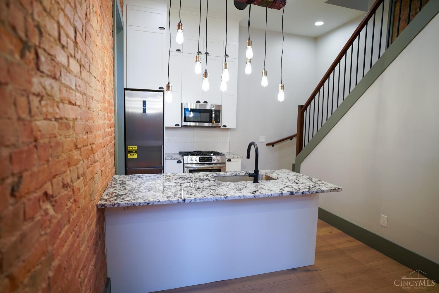 472 Dayton Street Property Photo 10