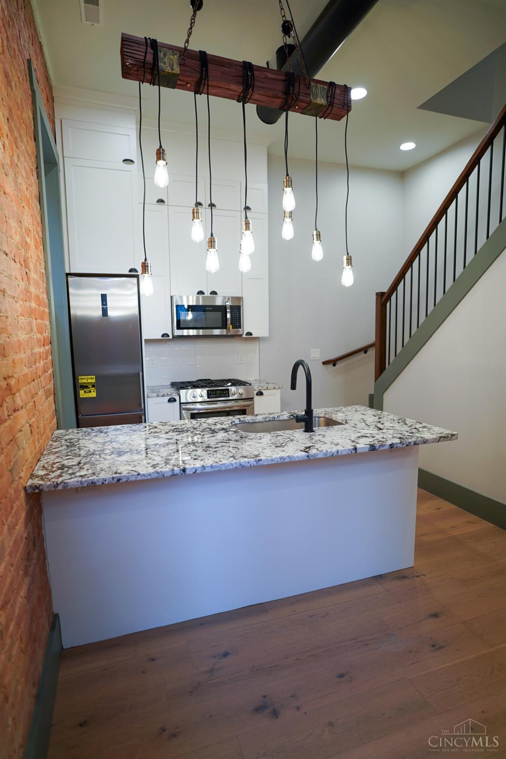 472 Dayton Street Property Photo 11