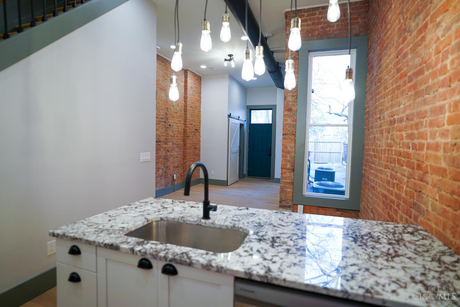 472 Dayton Street Property Photo 16