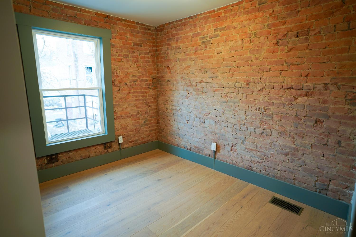 472 Dayton Street Property Photo 30