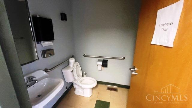 1100 Salem Avenue Property Photo 14