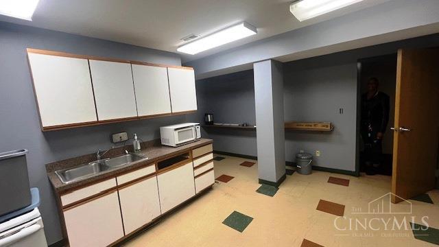 1100 Salem Avenue Property Photo 20
