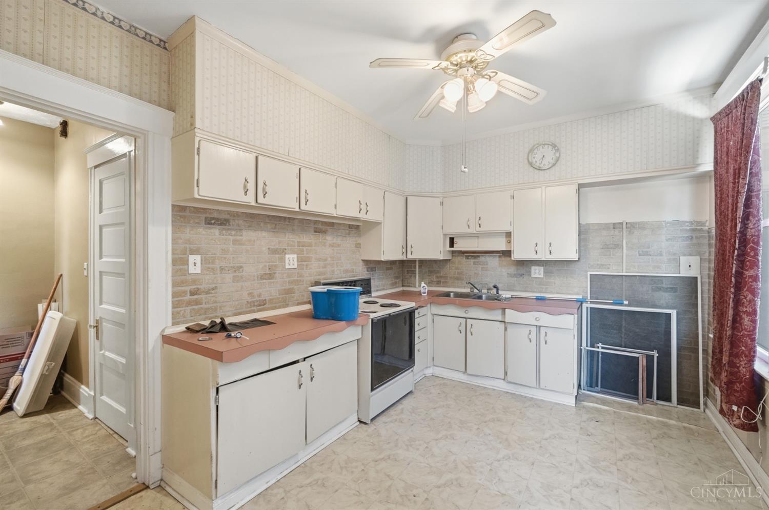 1540 Pullan Avenue Property Photo 18