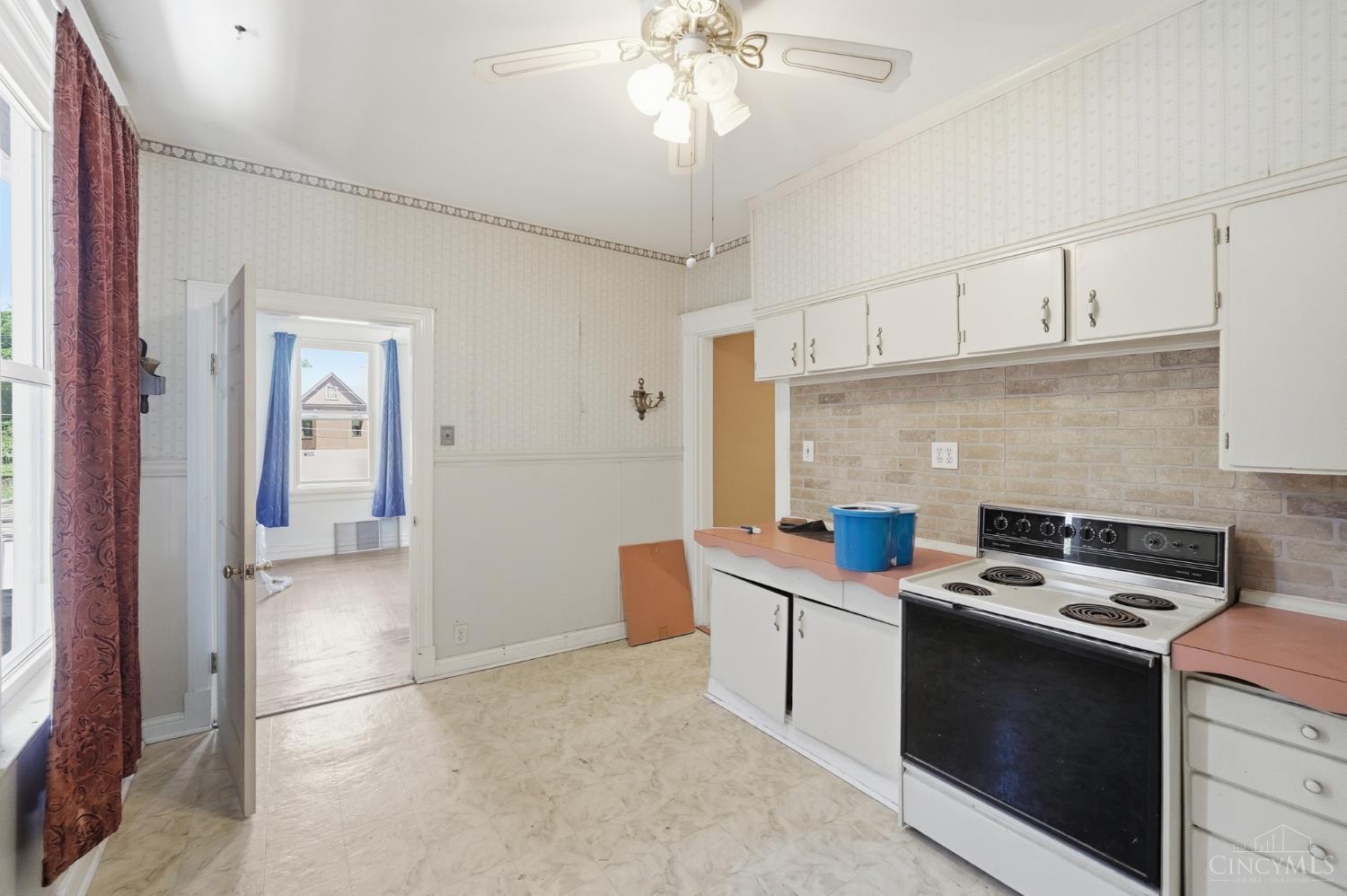 1540 Pullan Avenue Property Photo 19