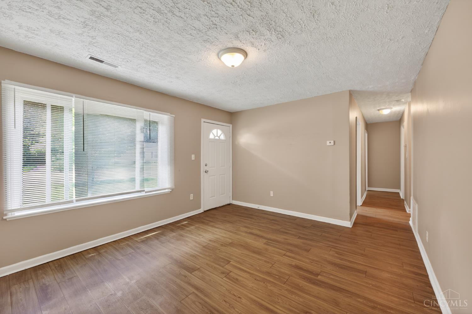 3206 Niagara Property Photo 3