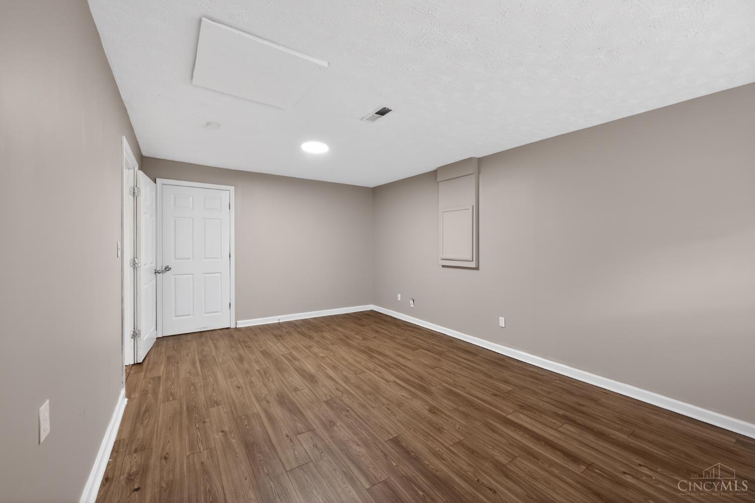 3206 Niagara Property Photo 4