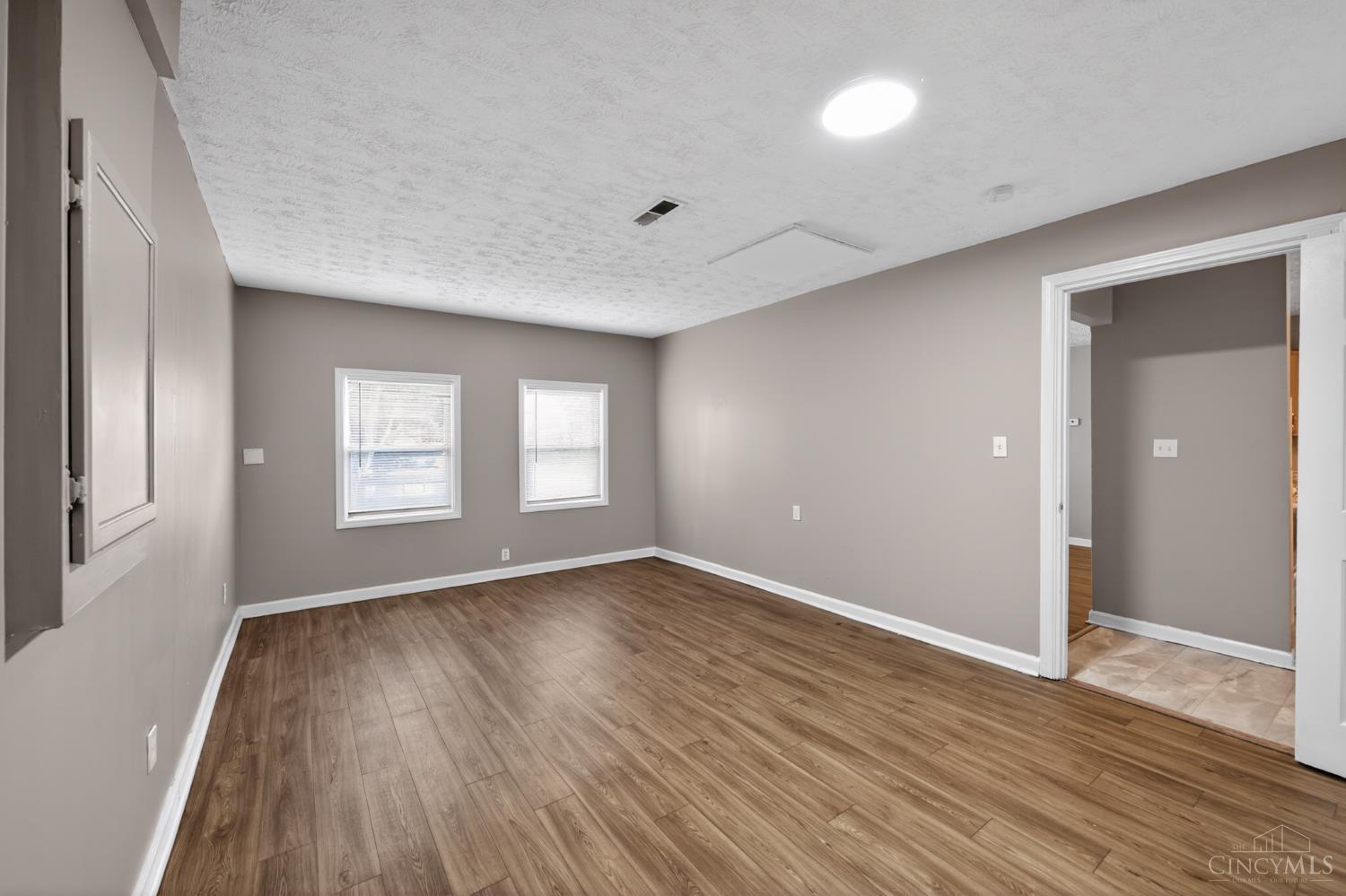 3206 Niagara Property Photo 7