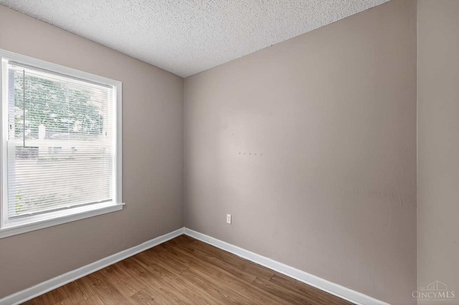 3206 Niagara Property Photo 8