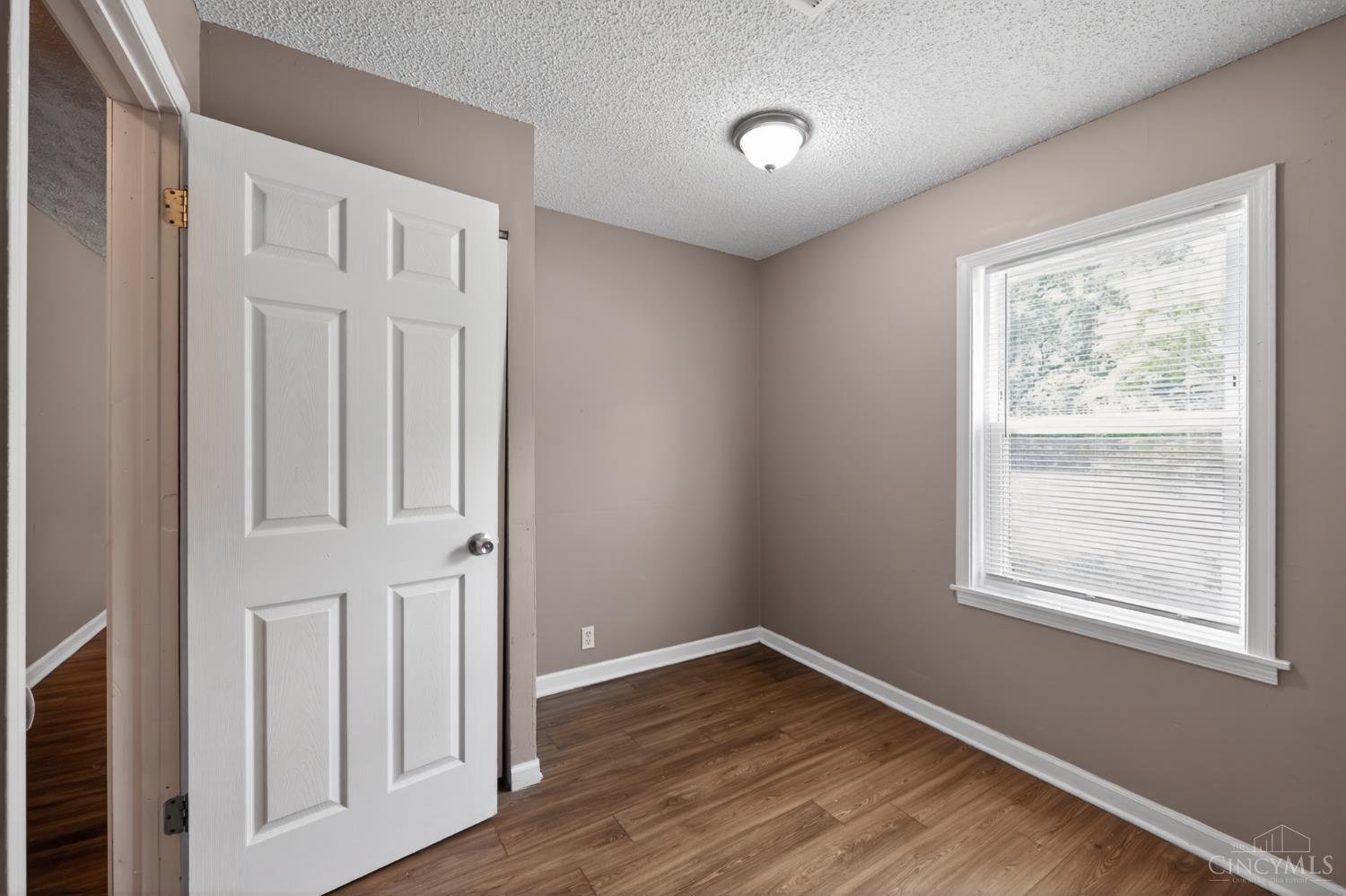 3206 Niagara Property Photo 9