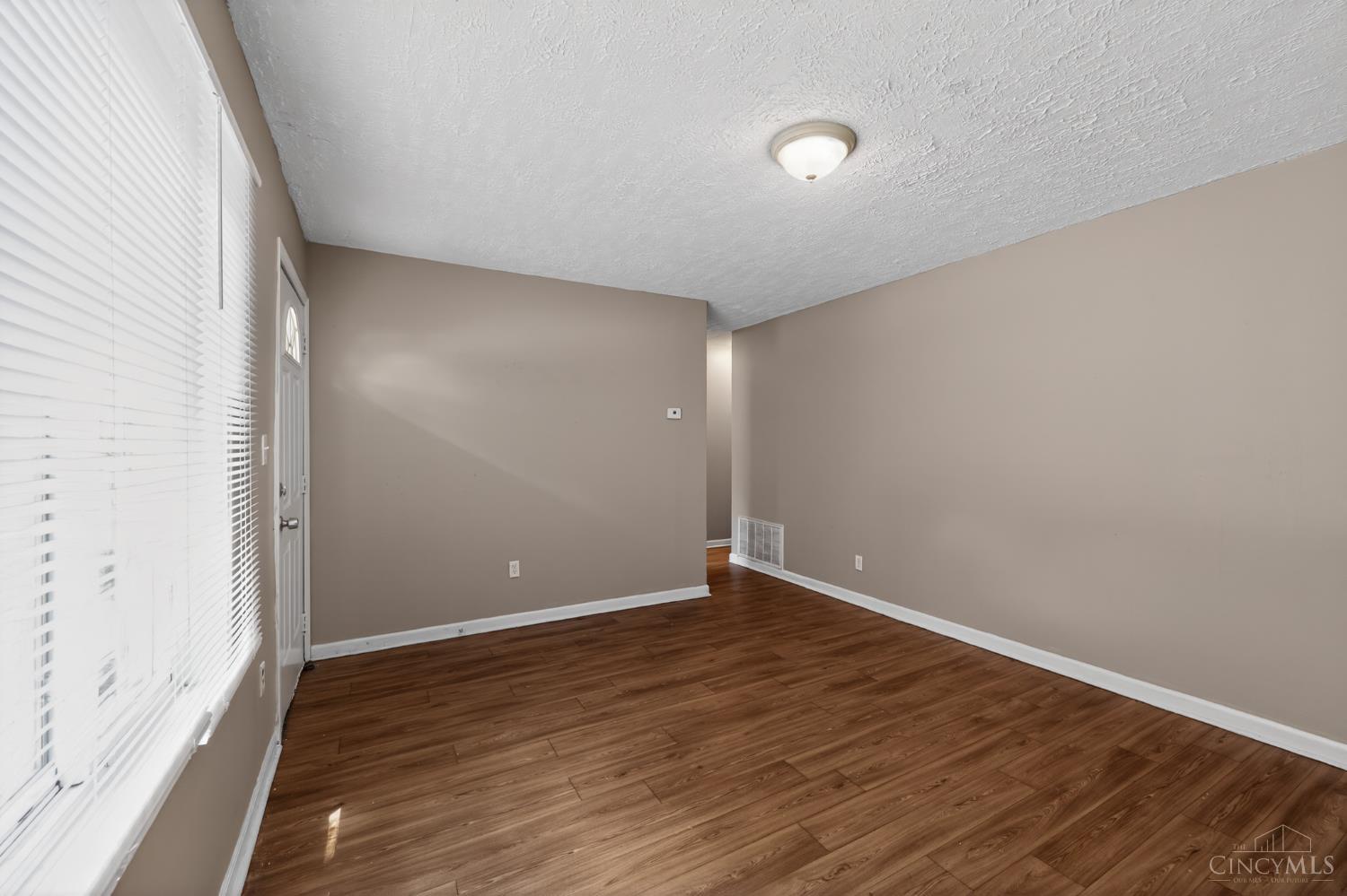 3206 Niagara Property Photo 10
