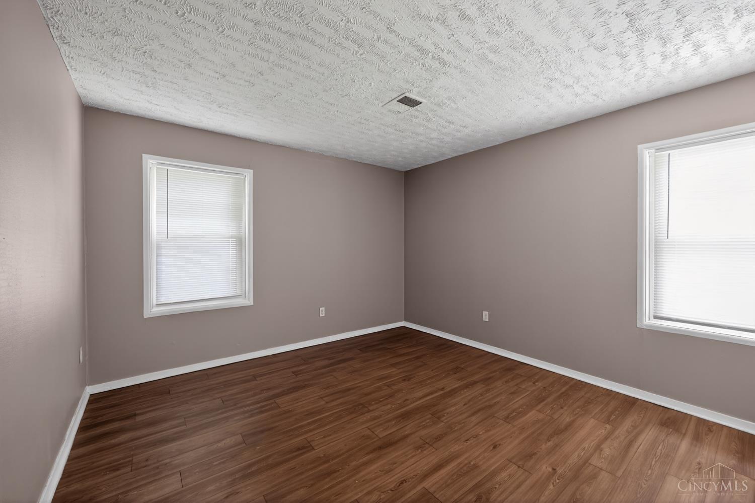 3206 Niagara Property Photo 11