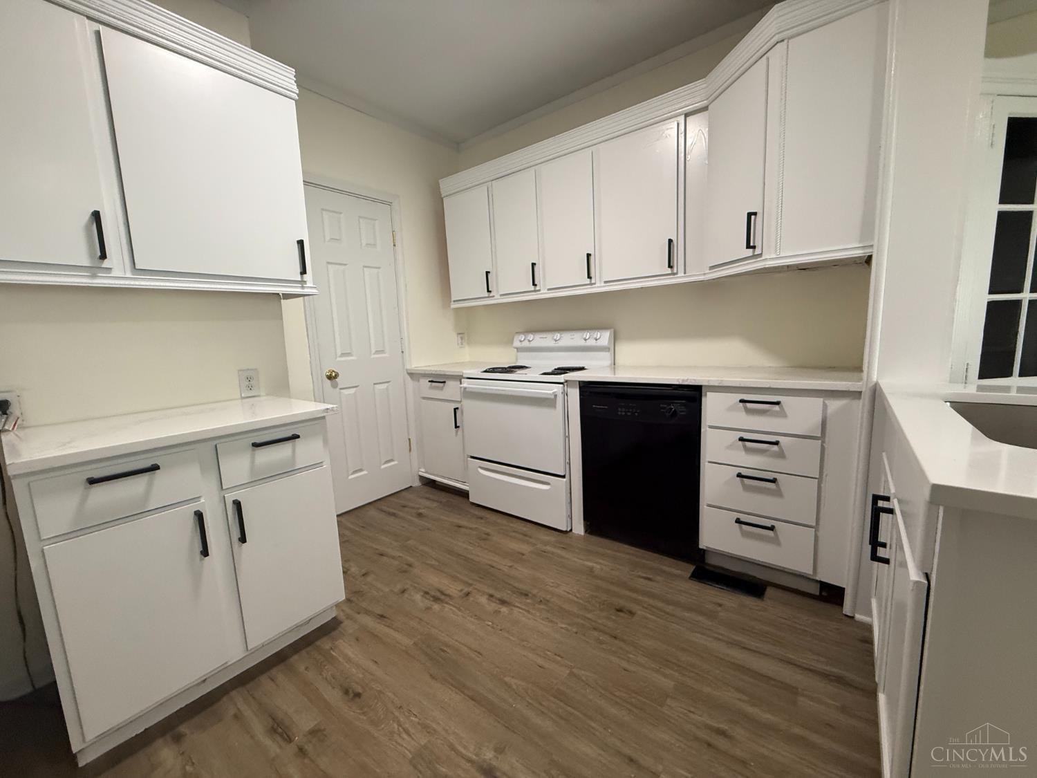 1014 Race Drive Property Photo 3