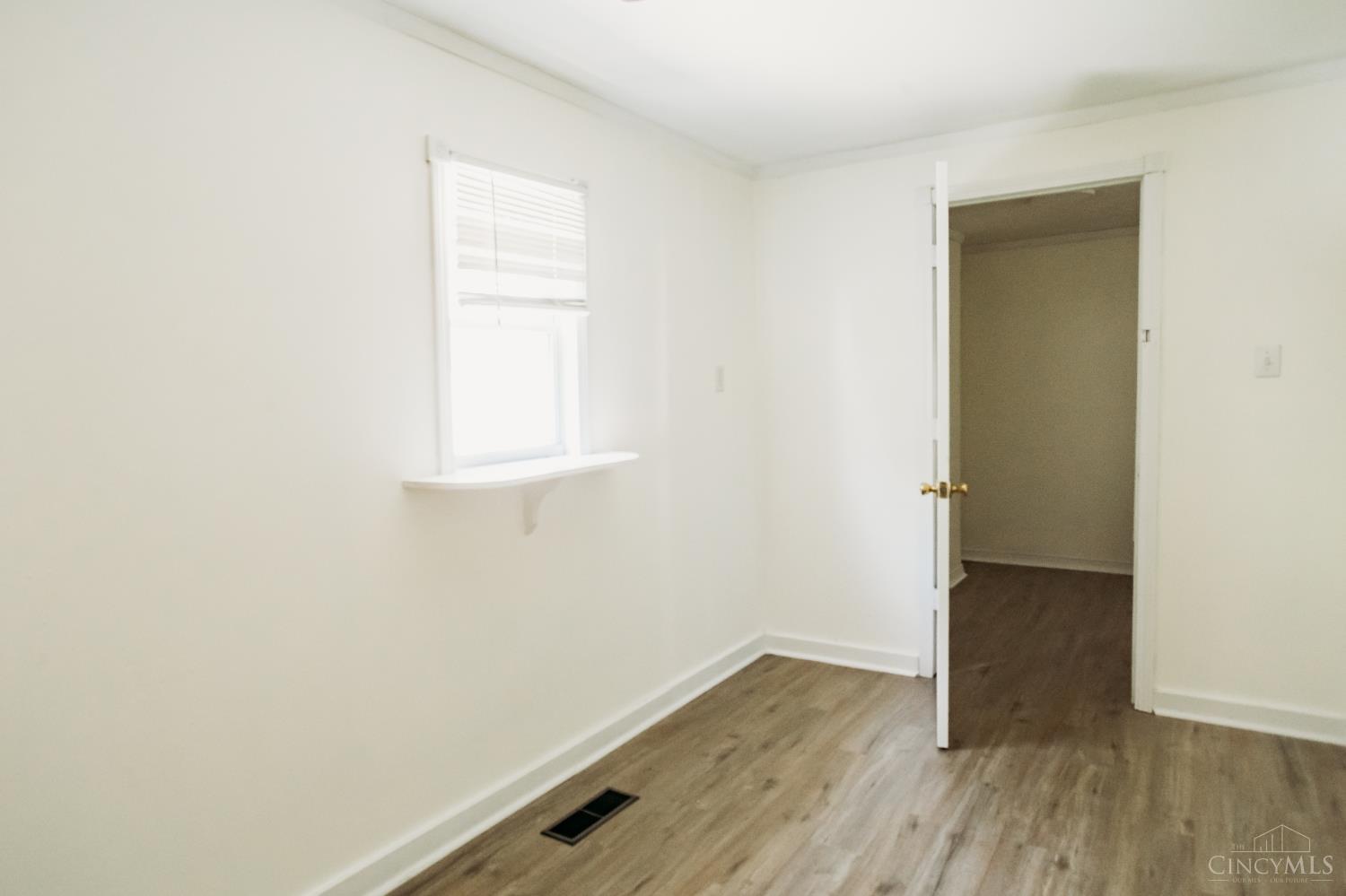 1014 Race Drive Property Photo 10