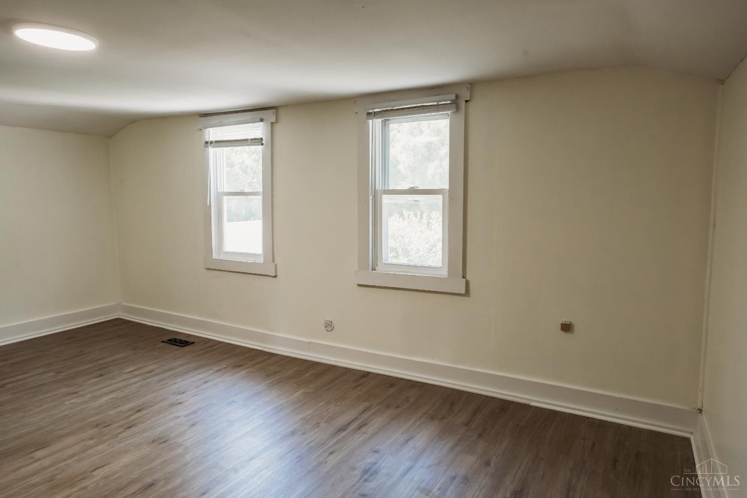 1014 Race Drive Property Photo 15