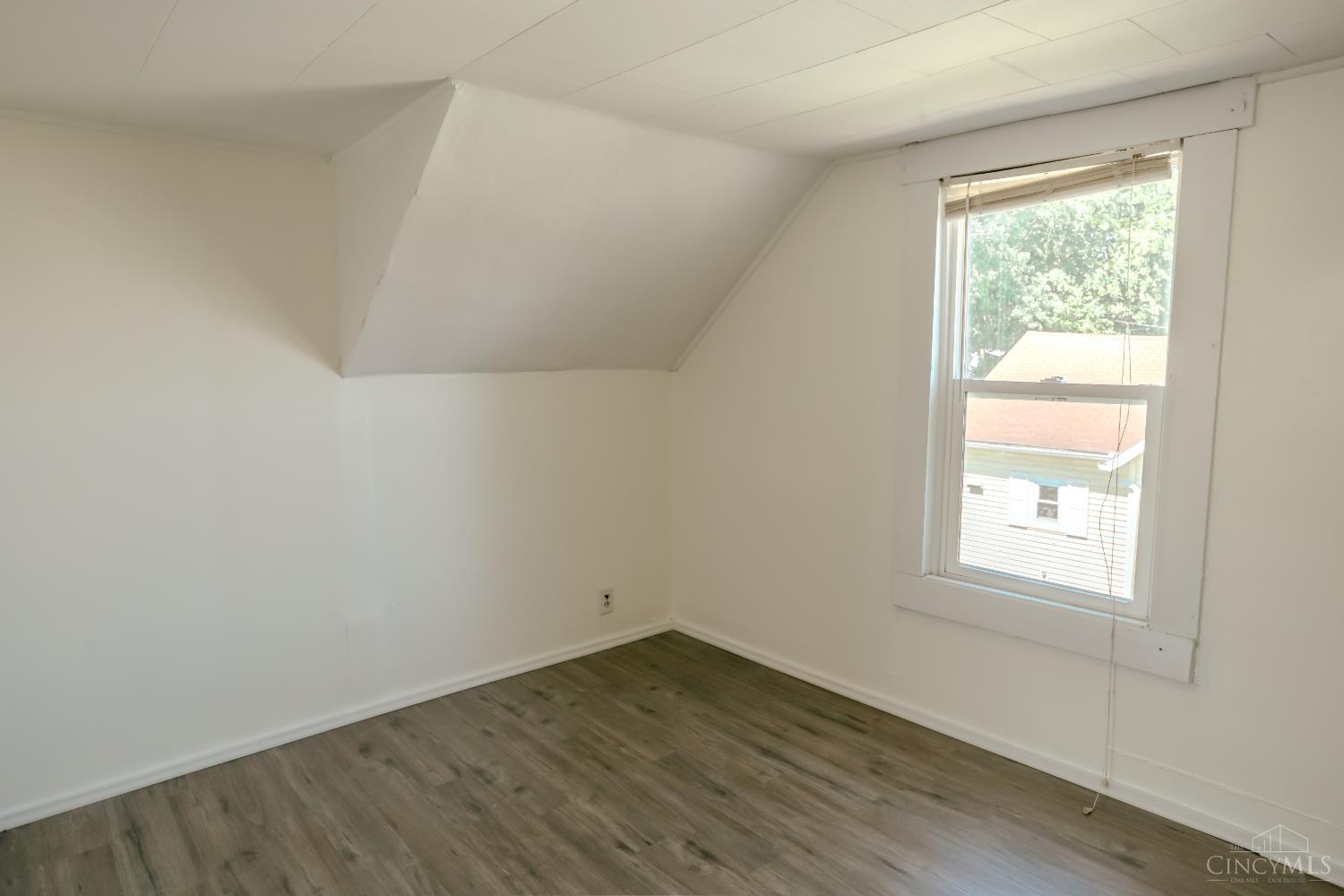 1014 Race Drive Property Photo 16