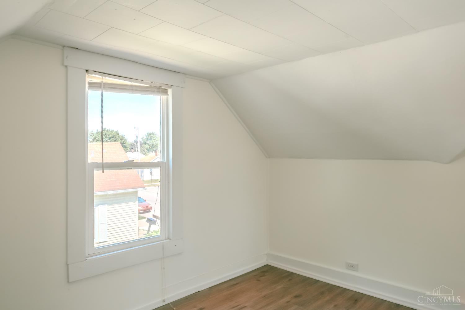 1014 Race Drive Property Photo 17