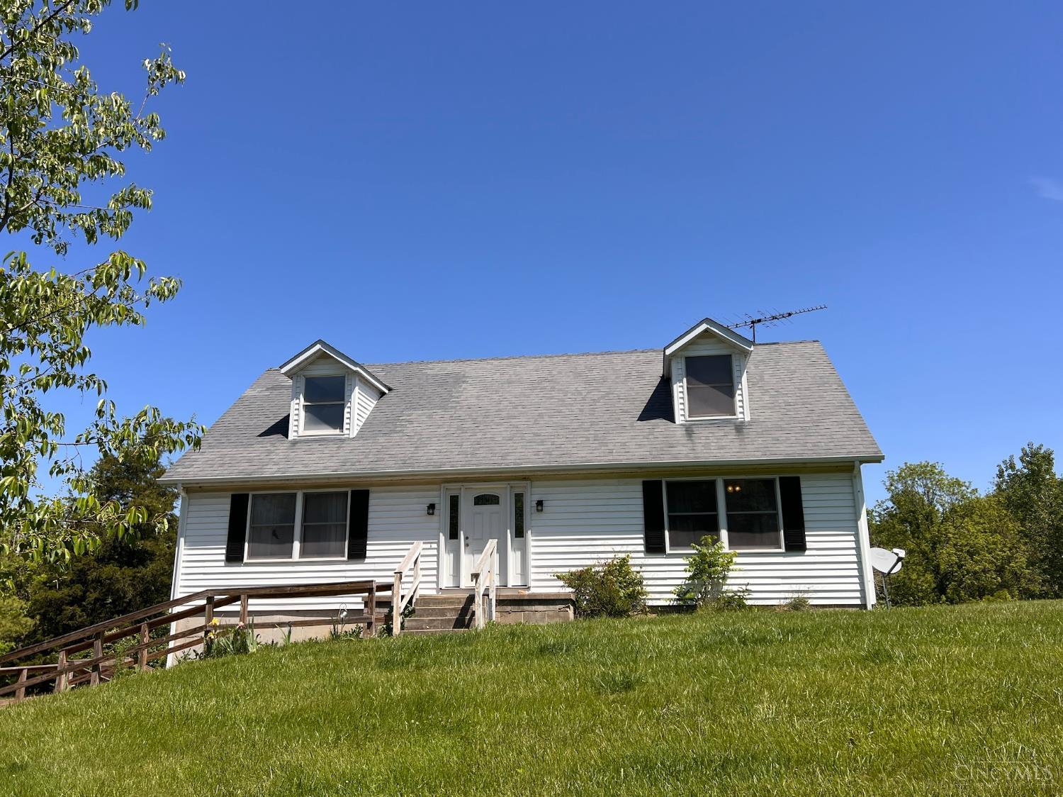 4211 St Rd 252 Property Photo 1