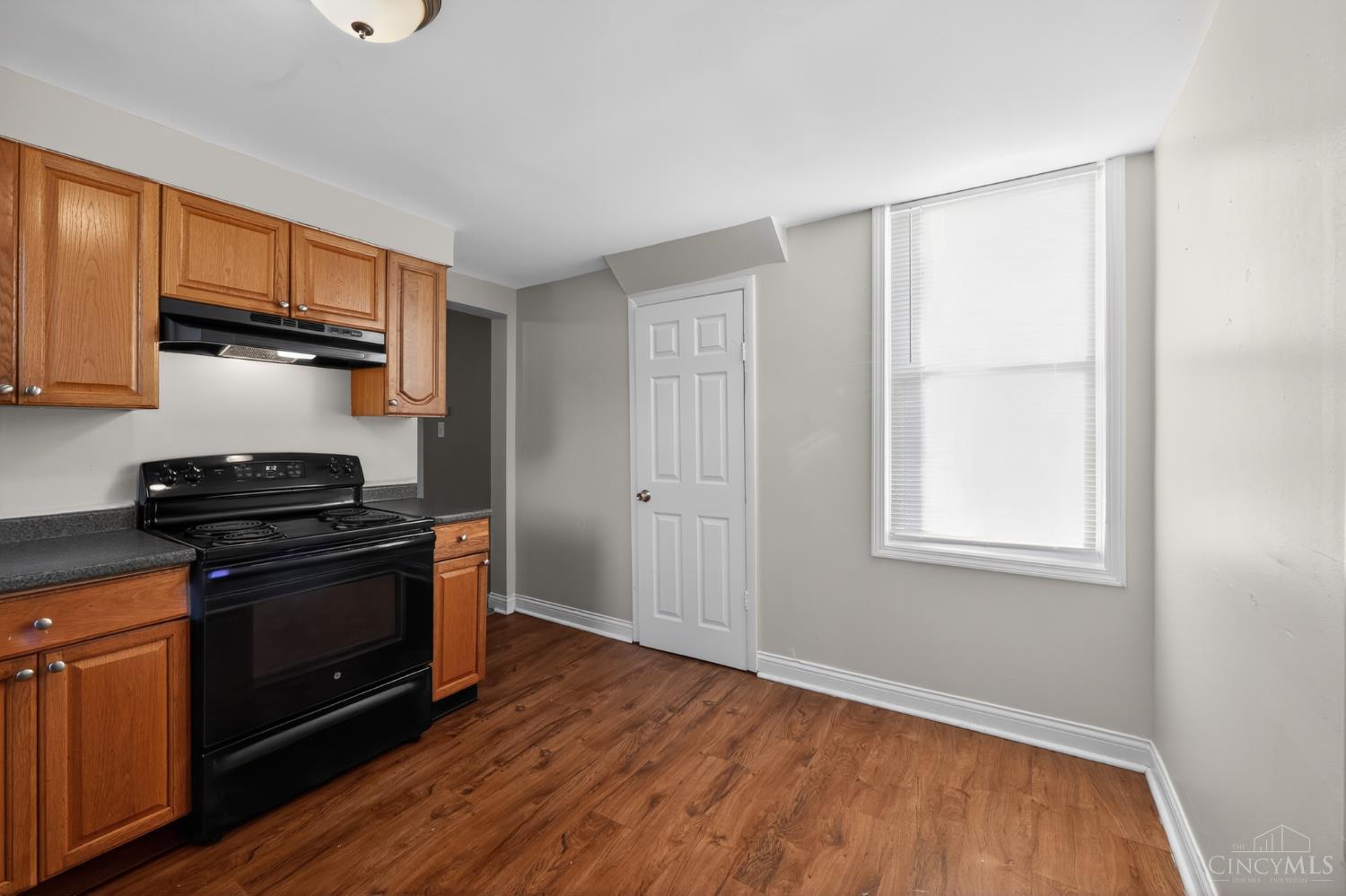 6586 Parrish Avenue Property Photo 9