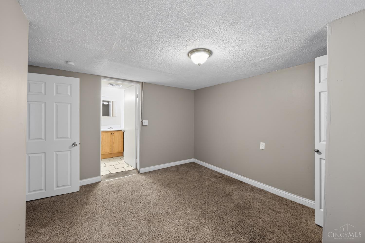 6586 Parrish Avenue Property Photo 27