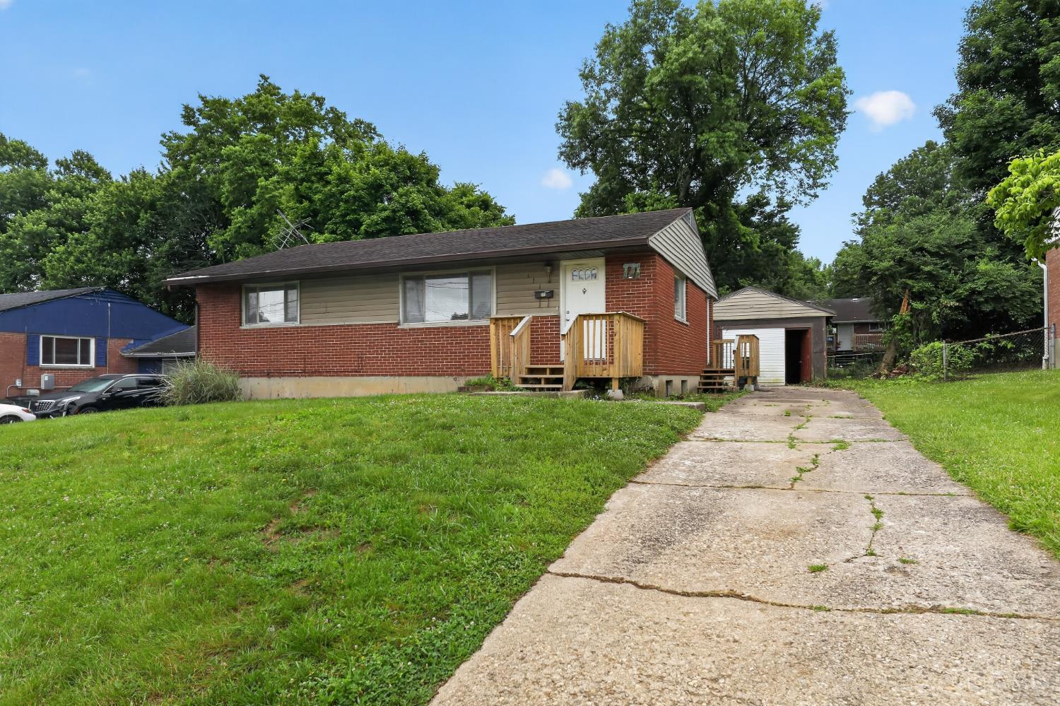 171 Brookhaven Avenue Property Photo 1