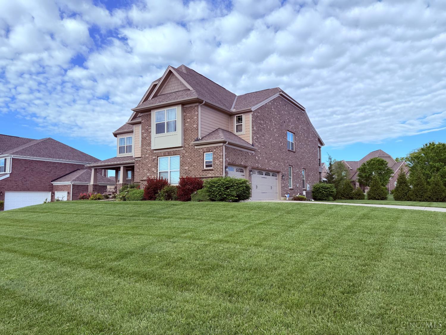 6537 Martindill Way Property Photo 4