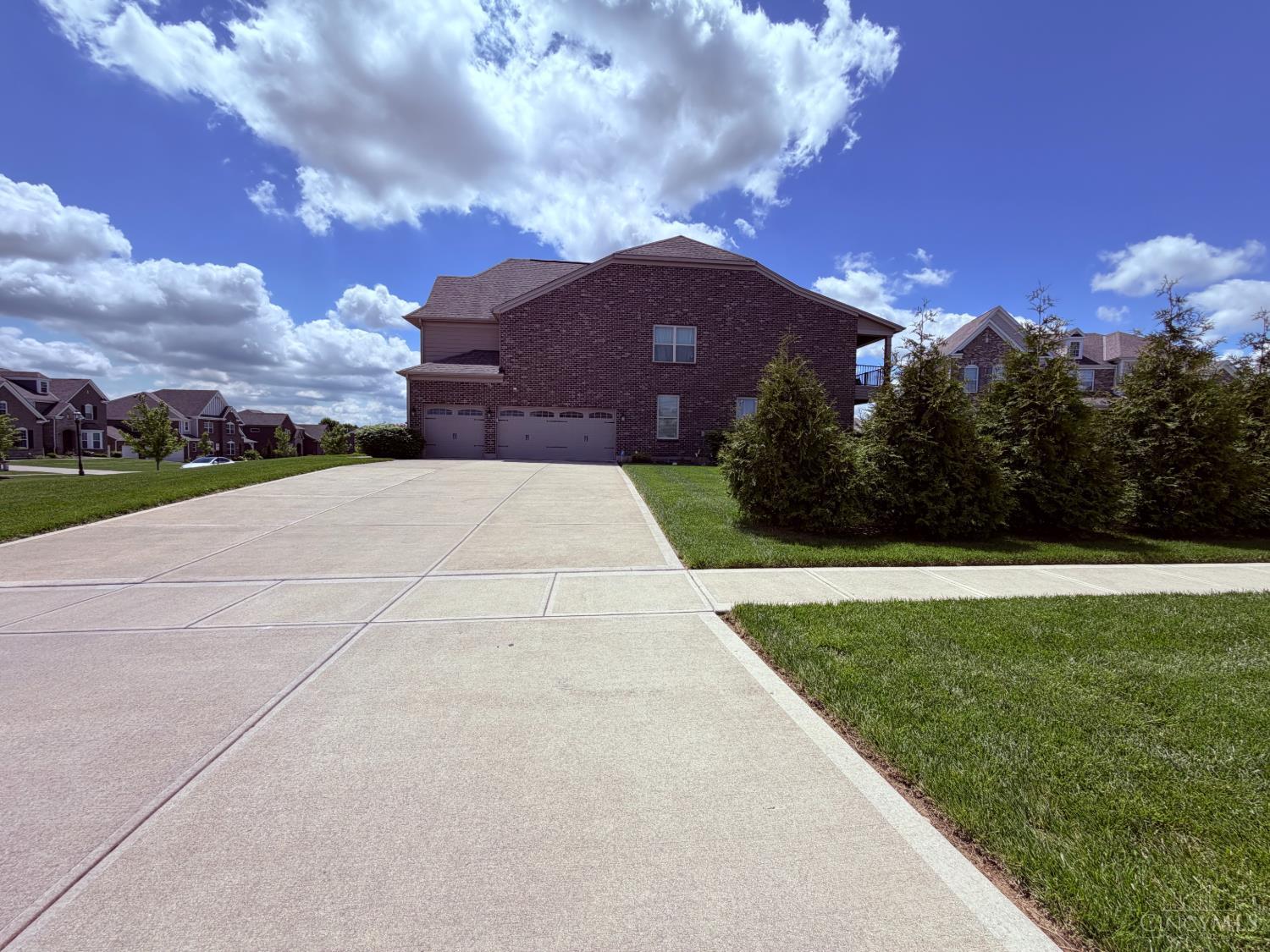 6537 Martindill Way Property Photo 5