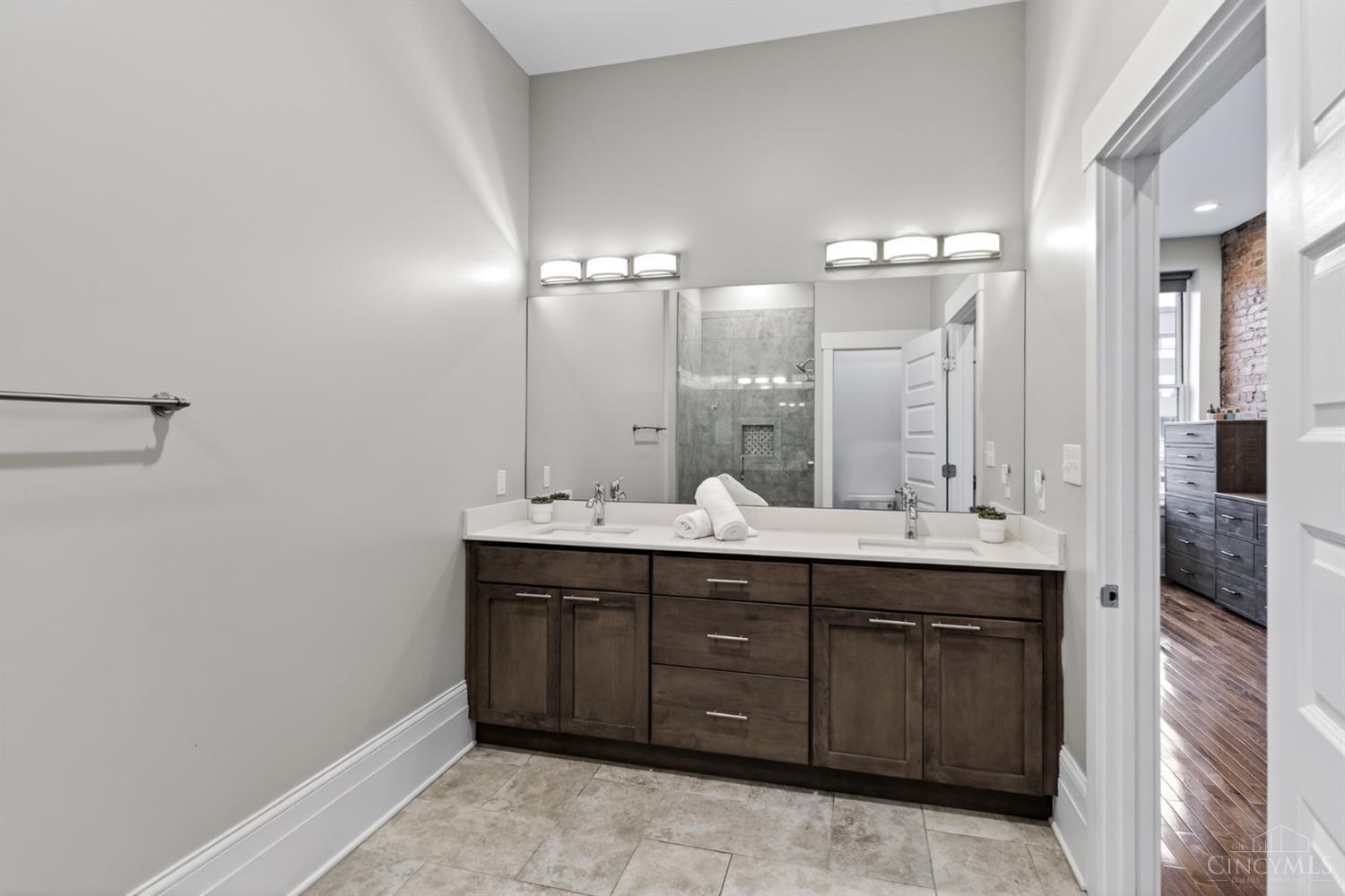 1008 Elm Street Property Photo 20