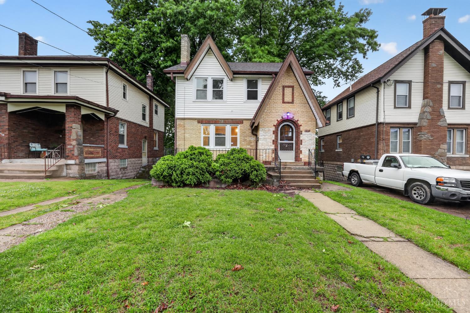 1083 Benz Avenue Property Photo 1