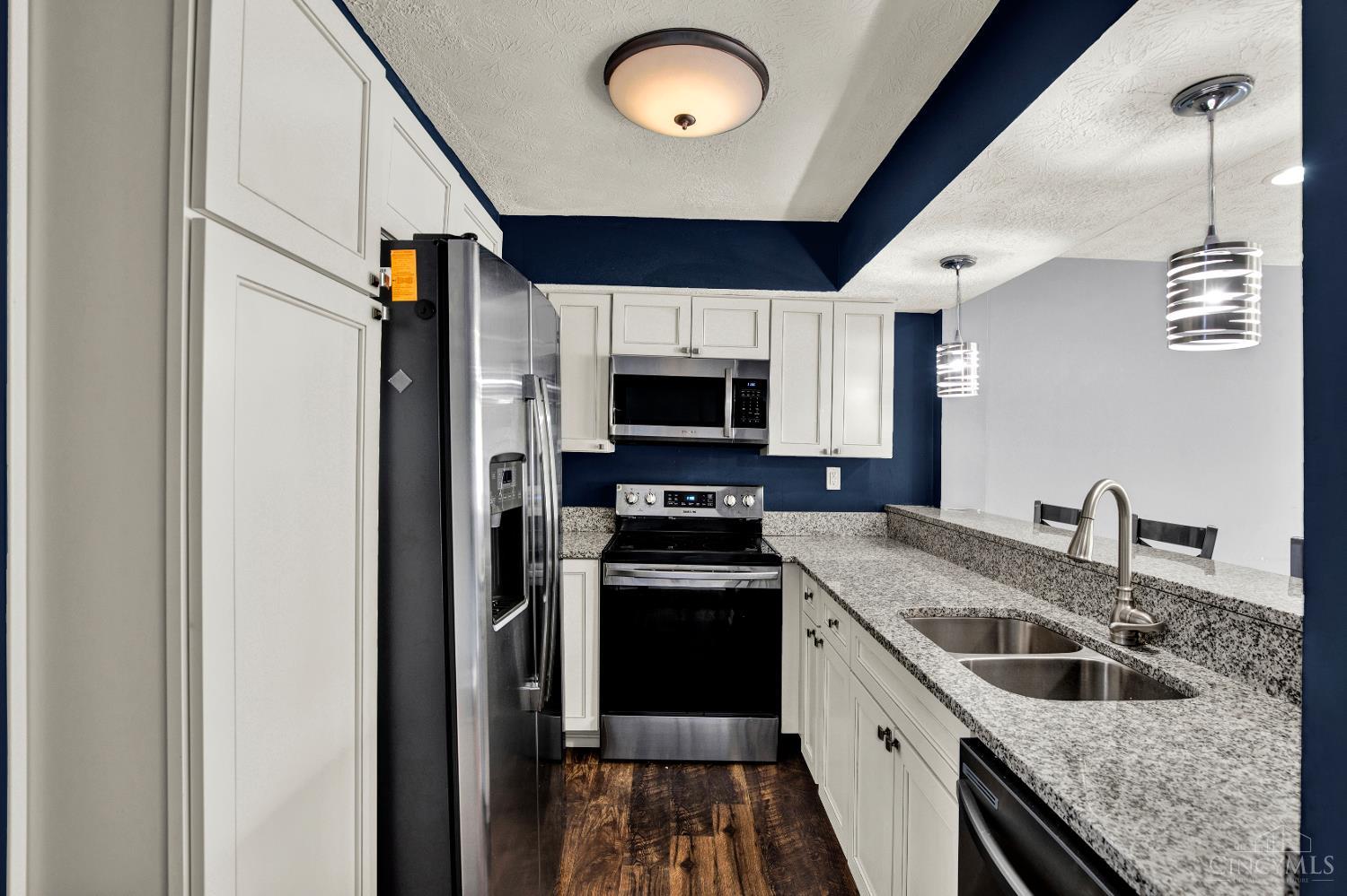 10555 Montgomery Road Property Photo 16
