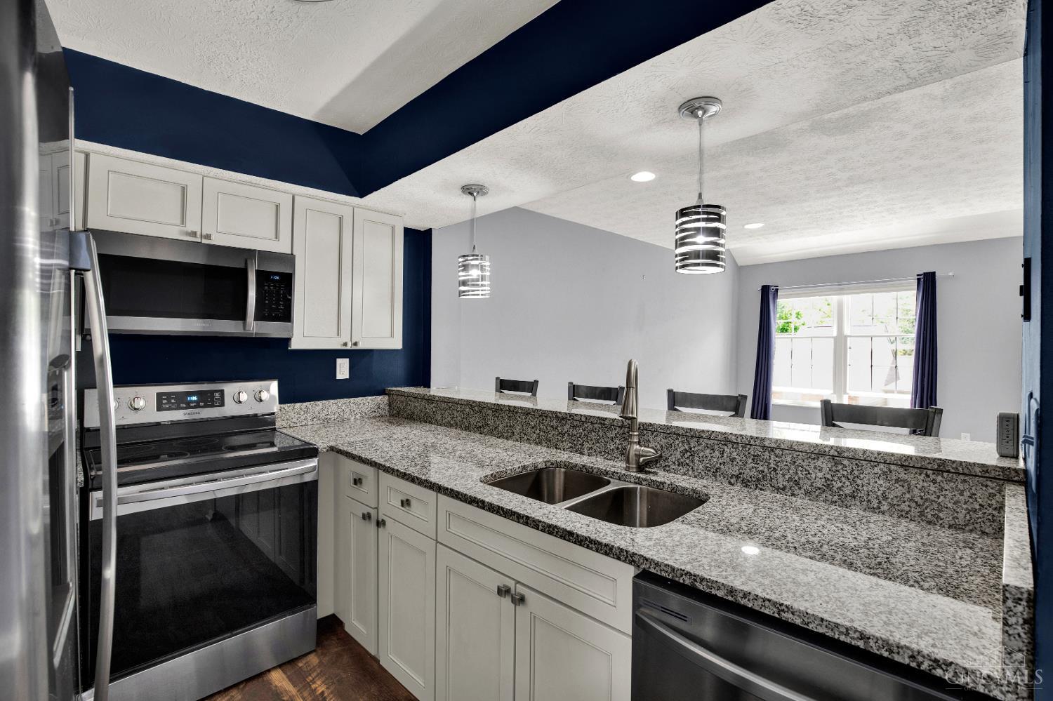 10555 Montgomery Road Property Photo 17