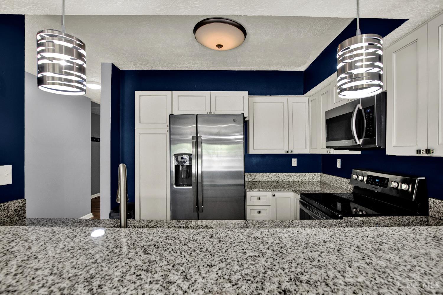 10555 Montgomery Road Property Photo 18
