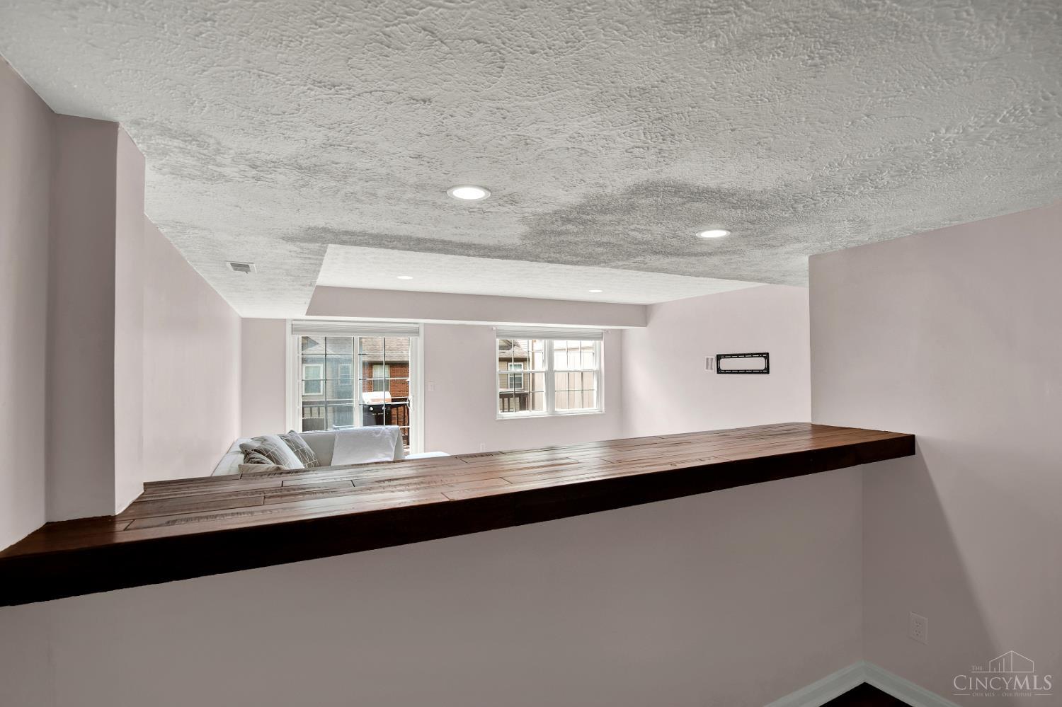 10555 Montgomery Road Property Photo 31