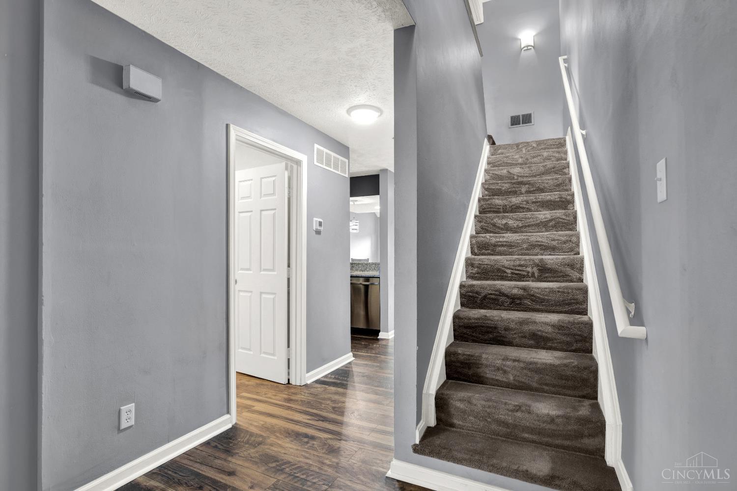 10555 Montgomery Road Property Photo 43