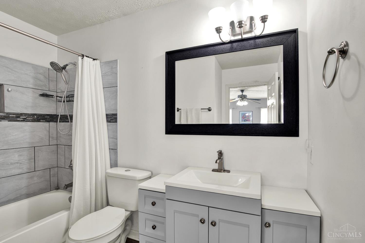 10555 Montgomery Road Property Photo 49